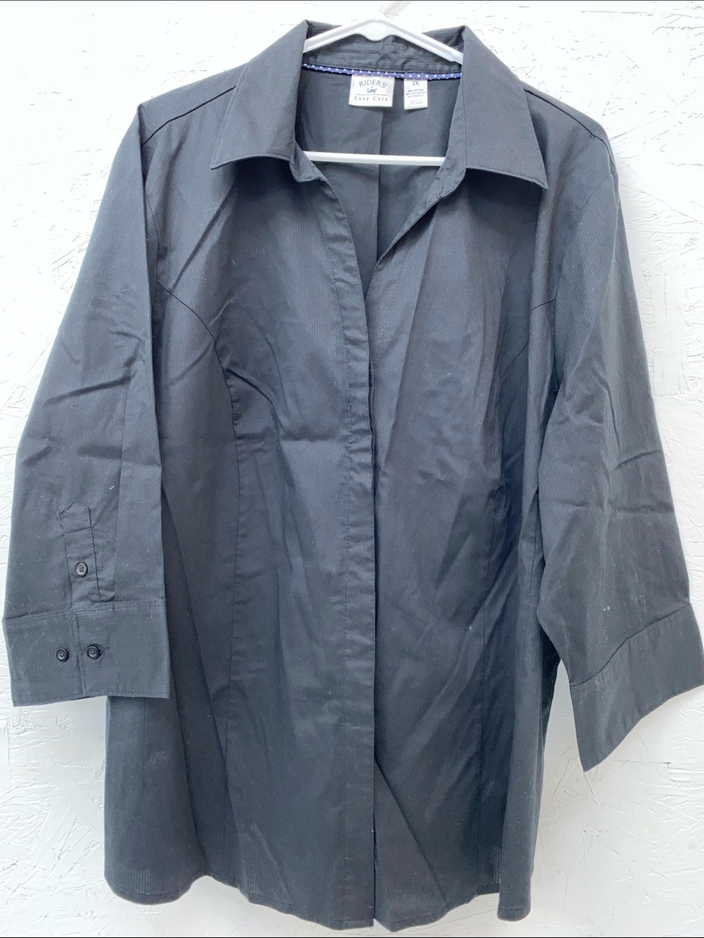 Black Women's Button-Front Shirt Size 2X